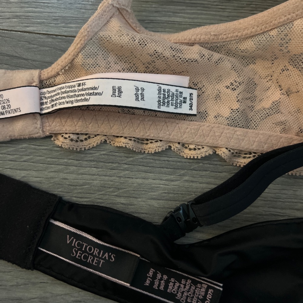 Victoria’s Secret 34D push up bras set of 2 - Picture 2 of 3